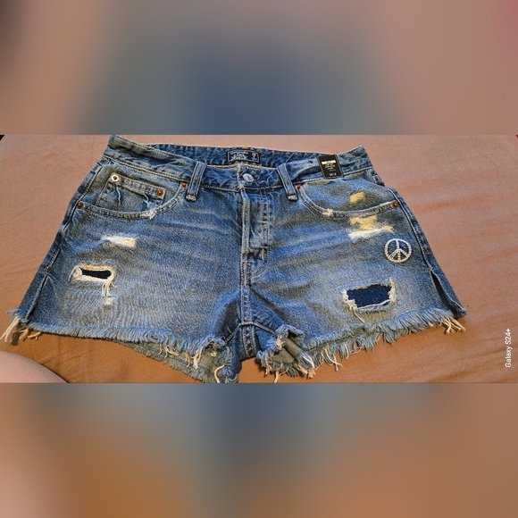 Abercrombie & Fitch Pants - Abercrombie & Fitch Blue Ames Low Rise Boyfriend Jean Shorts (2b)